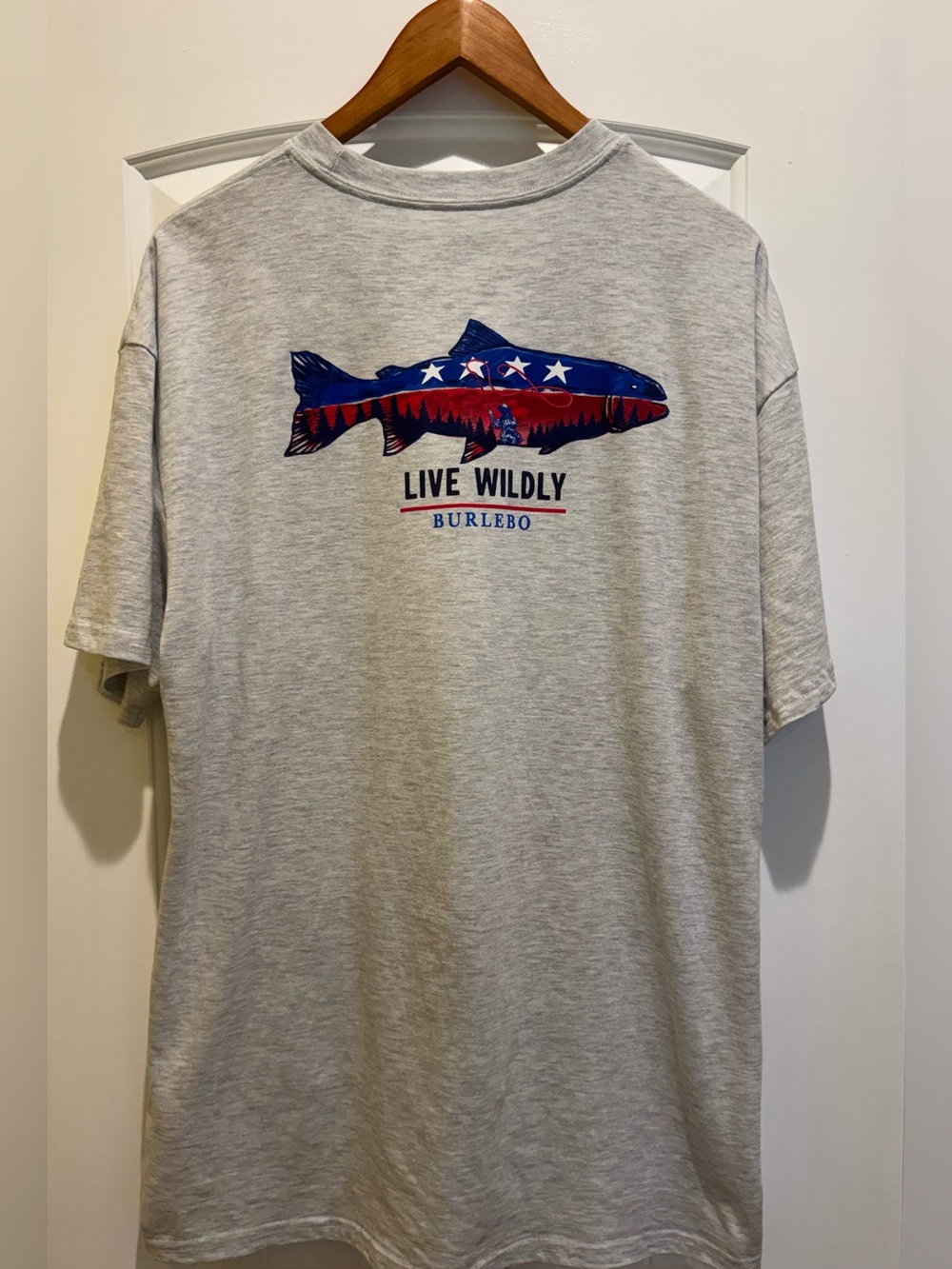 Burlebo “Live Wildly” Patriotic Fly Fishing Short Sleeve Tee Mens XL Gray